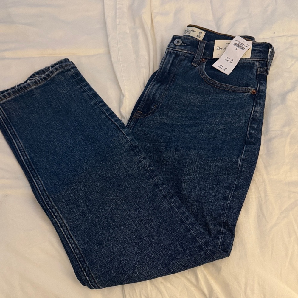 Abercrombie & Fitch Ultra High Rise Ankle Straight Jeans